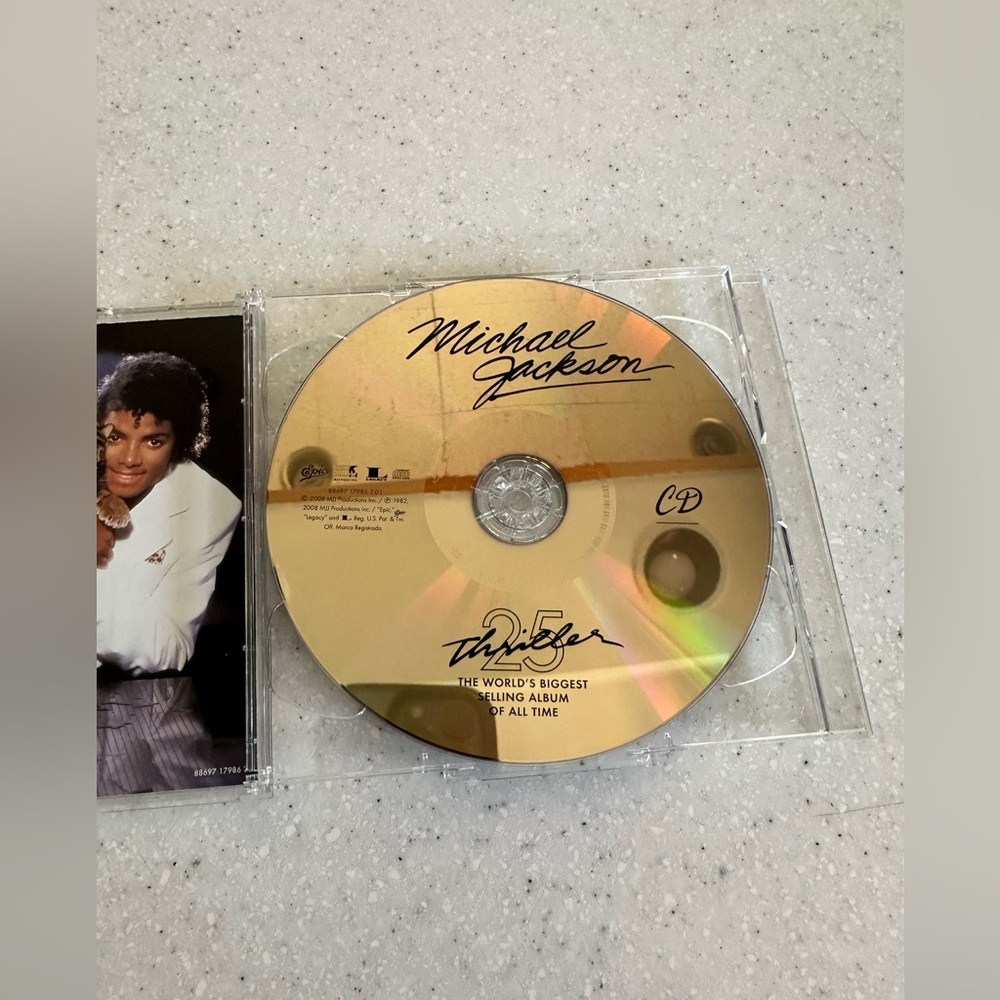Michael Jackson Thriller 25th Anniversary CD & DVD Collection! - Picture 6 of 13